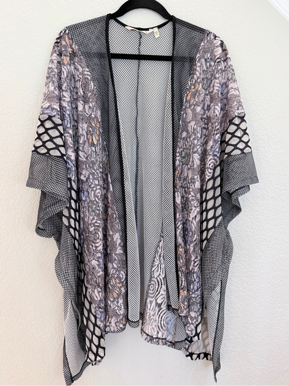 Soft Surroundings Mesh & Lace Ruana Kimono — One Size
